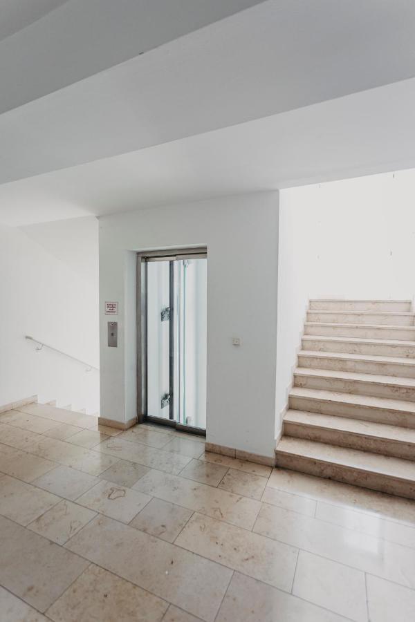 Traber Apartments Im Herzen Leipzigs Balkon Parkplatz Exterior foto