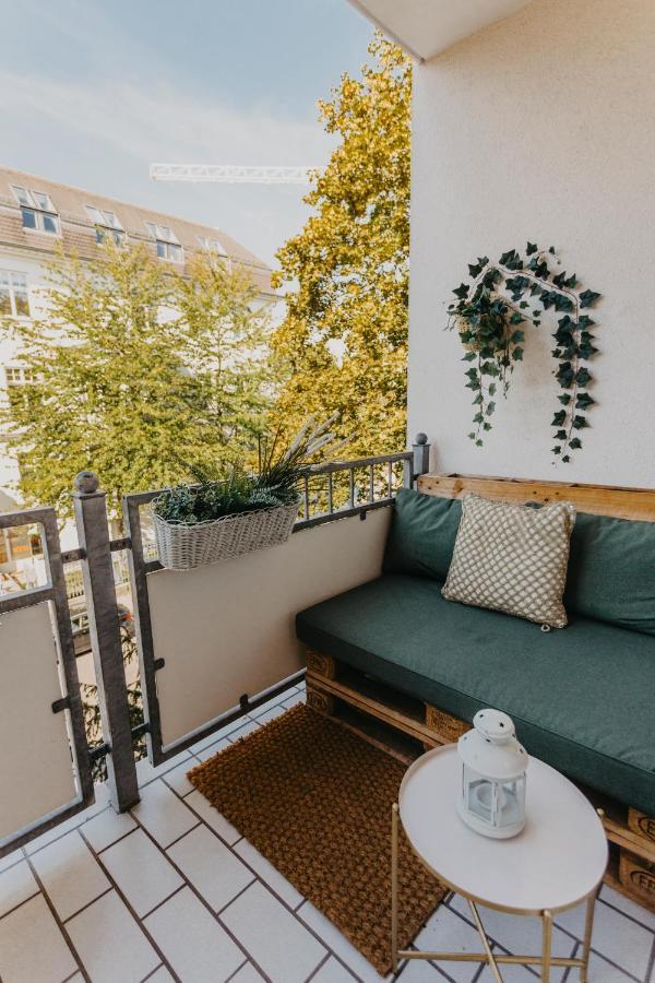 Traber Apartments Im Herzen Leipzigs Balkon Parkplatz Exterior foto