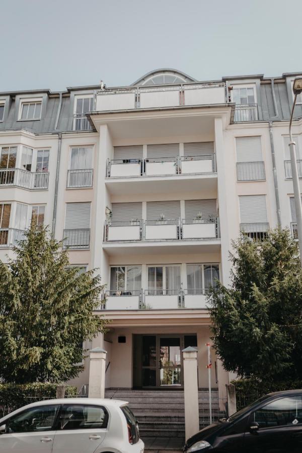 Traber Apartments Im Herzen Leipzigs Balkon Parkplatz Exterior foto
